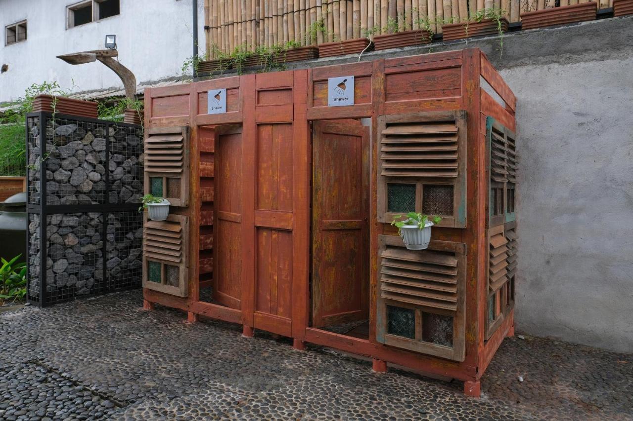 Kampung Lawasan Heritage Cottage Yogyakarta Exterior photo