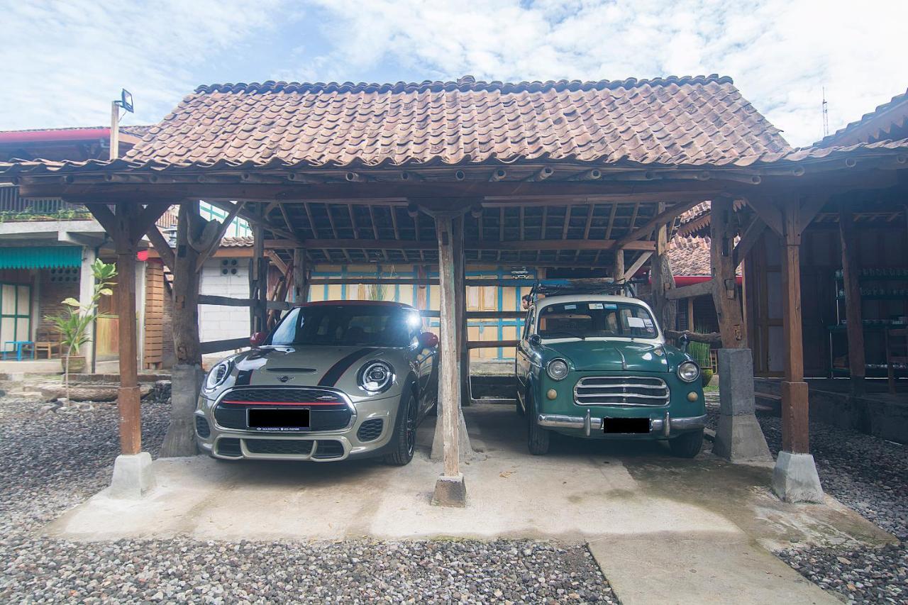 Kampung Lawasan Heritage Cottage Yogyakarta Exterior photo