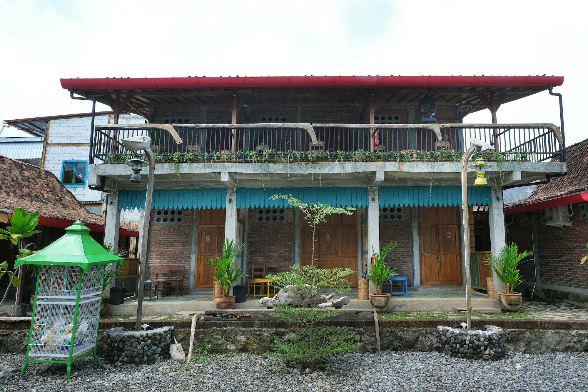 Kampung Lawasan Heritage Cottage Yogyakarta Exterior photo