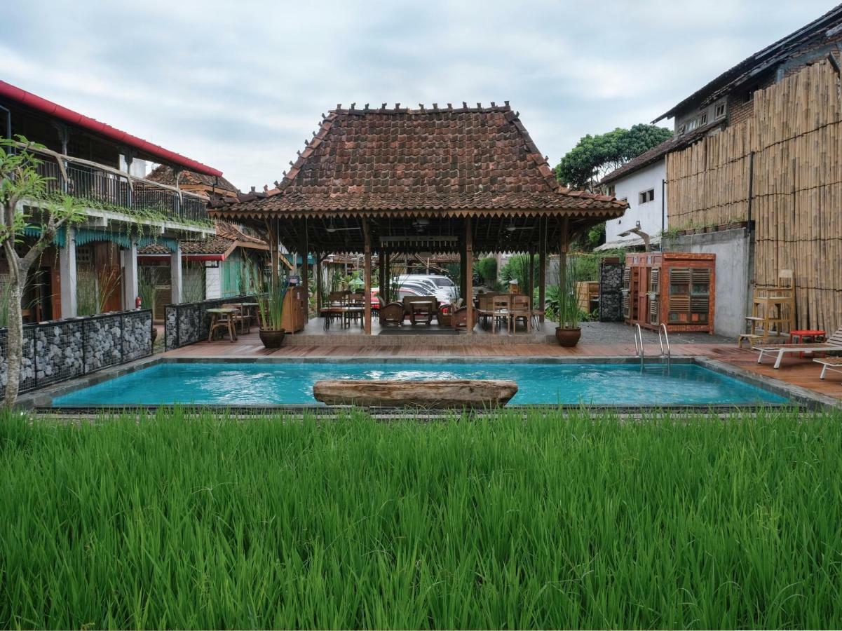 Kampung Lawasan Heritage Cottage Yogyakarta Exterior photo