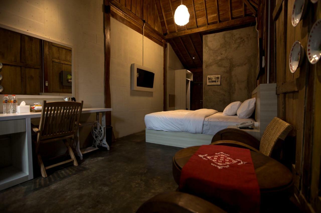 Kampung Lawasan Heritage Cottage Yogyakarta Exterior photo